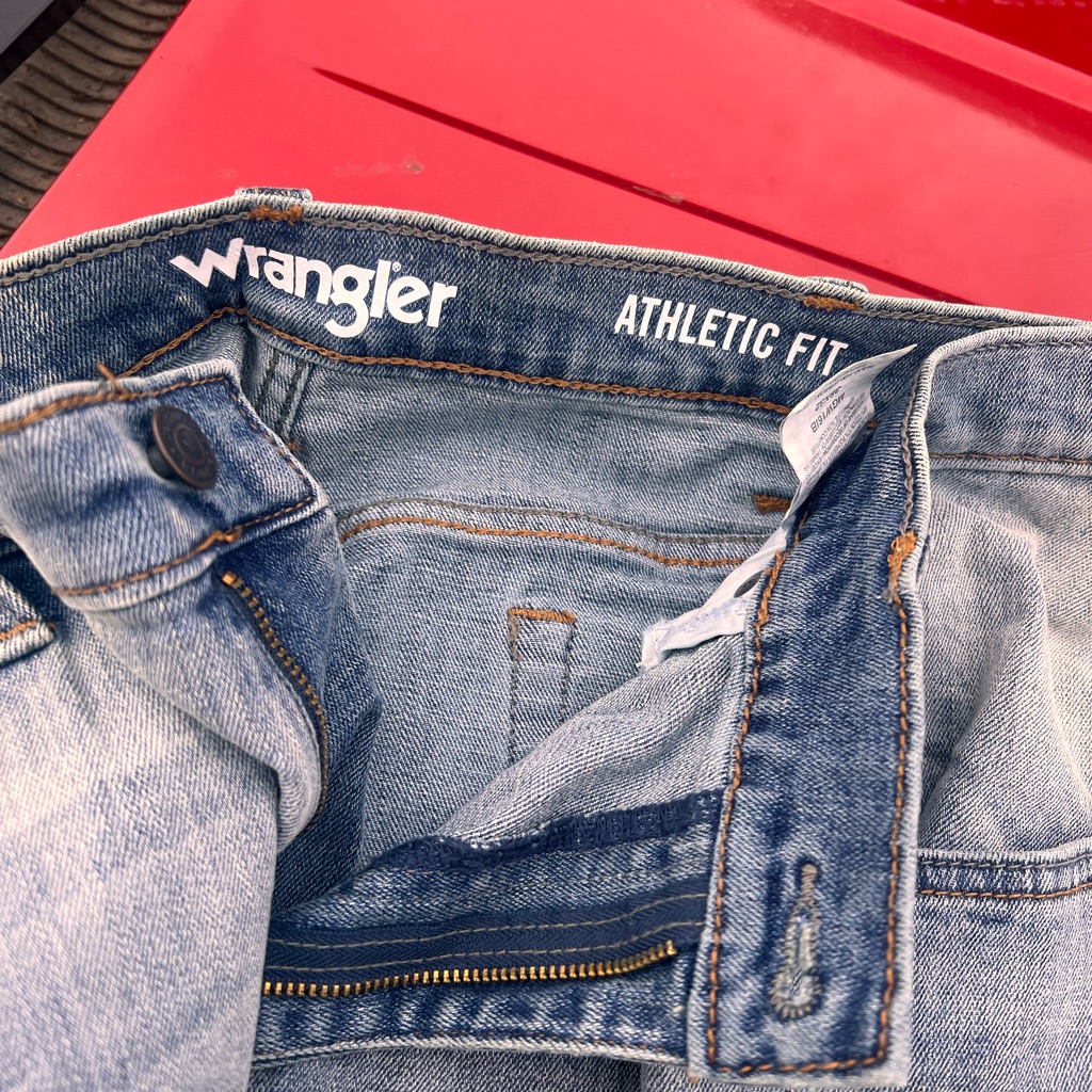 Mens Wrangler Jeans Brand New Size 3822